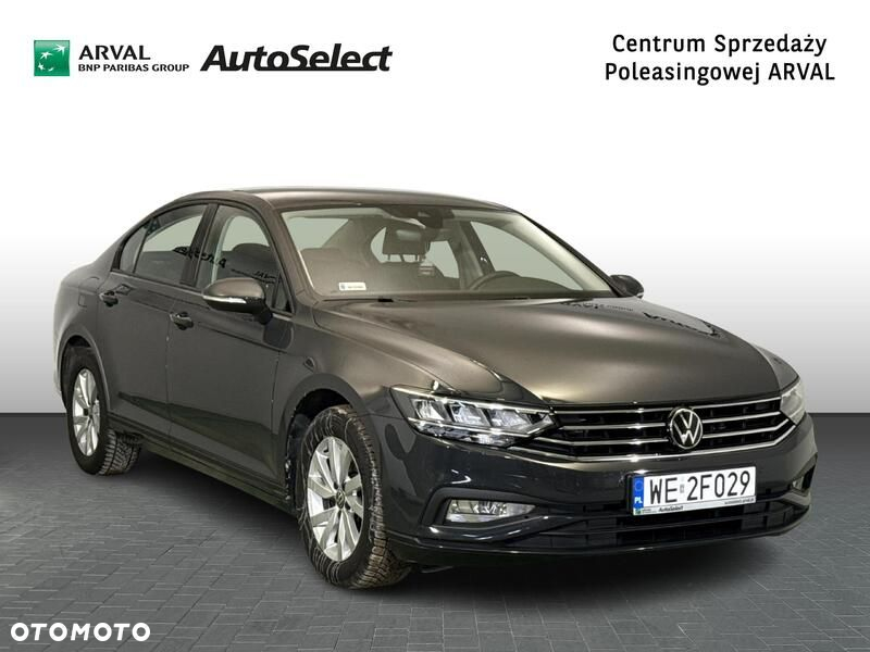 Volkswagen Passat - 8