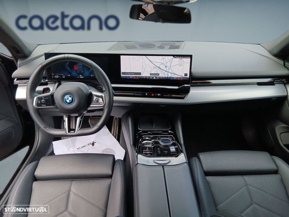 BMW 530 e Pack Desportivo M - 12