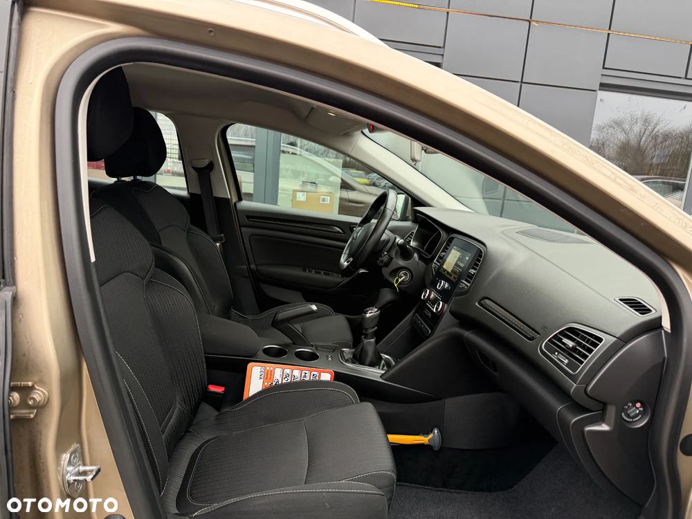 Renault Megane 1.5 Blue dCi Business - 26