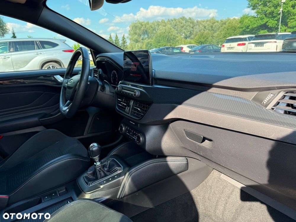 Ford Focus 2.3 EcoBoost ST - 23