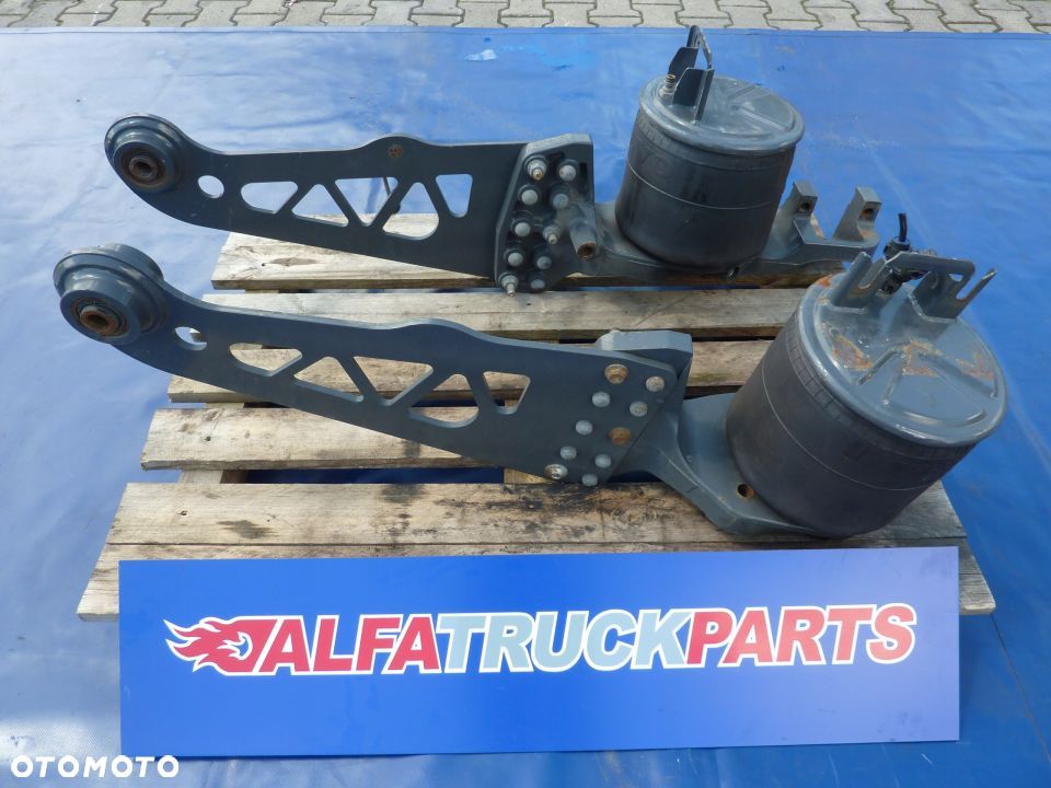VOLVO FH 4 ZAWIESZENIE PRZEDNIE WSPORNIK MOCOWANIE - 4