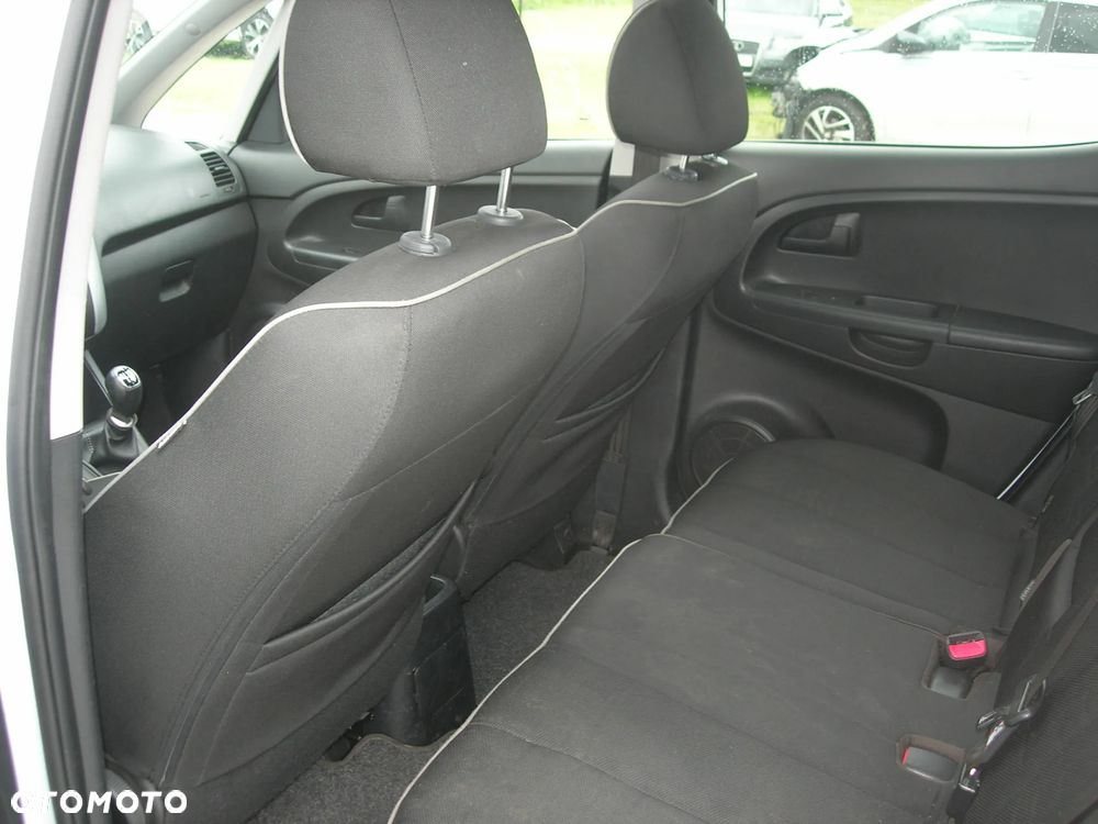 Kia Venga - 18