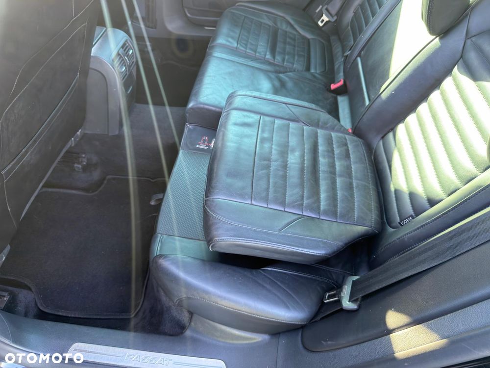 Volkswagen Passat 1.6 TDI BlueMotion Technology Highline - 32