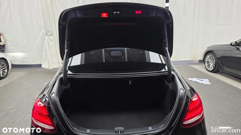 Mercedes-Benz Klasa E 300 9G-TRONIC AMG Line - 21