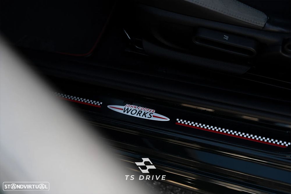 MINI 3 Portas John Cooper Works - 14