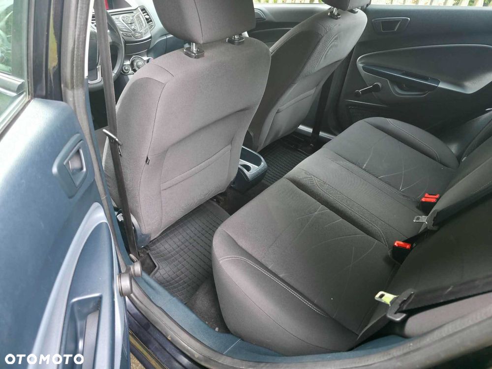 Ford Fiesta - 8