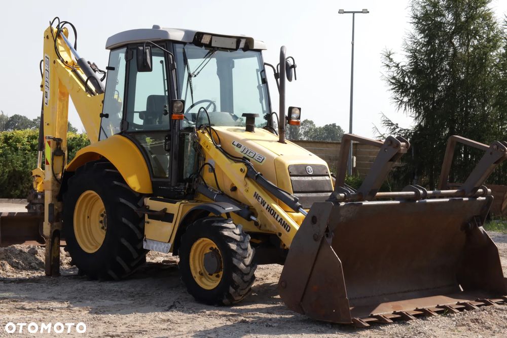 New Holland LB110B - 17