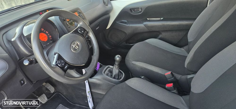 Toyota Aygo 1.0 X-Play - 11