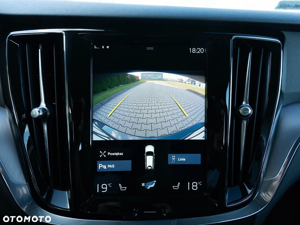 Volvo V60 D4 Momentum Pro - 32