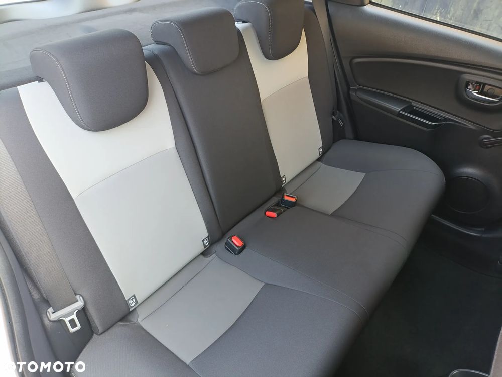 Toyota Yaris 1.5 Premium - 15