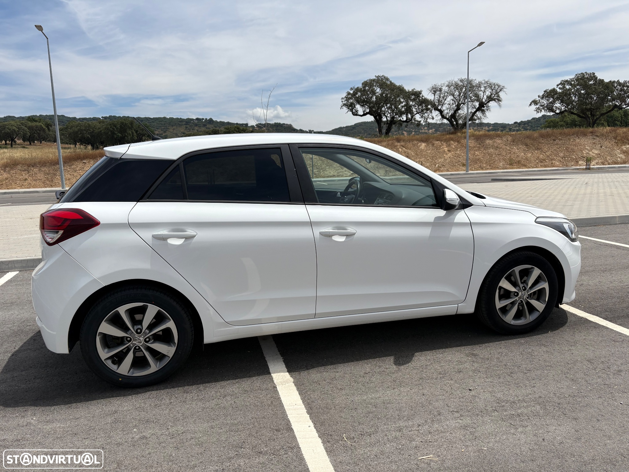 Hyundai i20 1.1 CRDi Blue Access+Bluetooth - 12