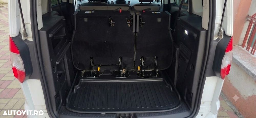 Ford Tourneo Courier - 8