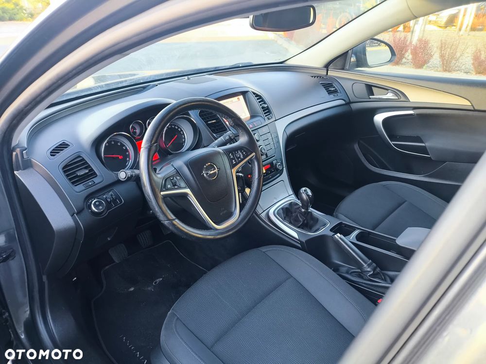 Opel Insignia - 30
