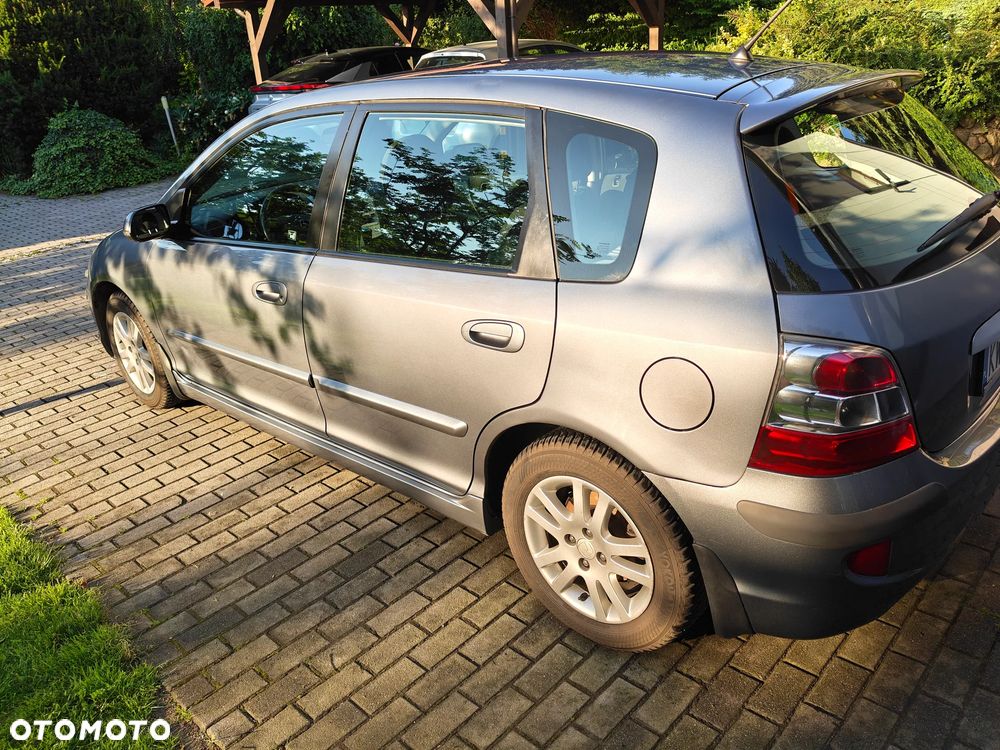 Honda Civic 1.6i ES - 5