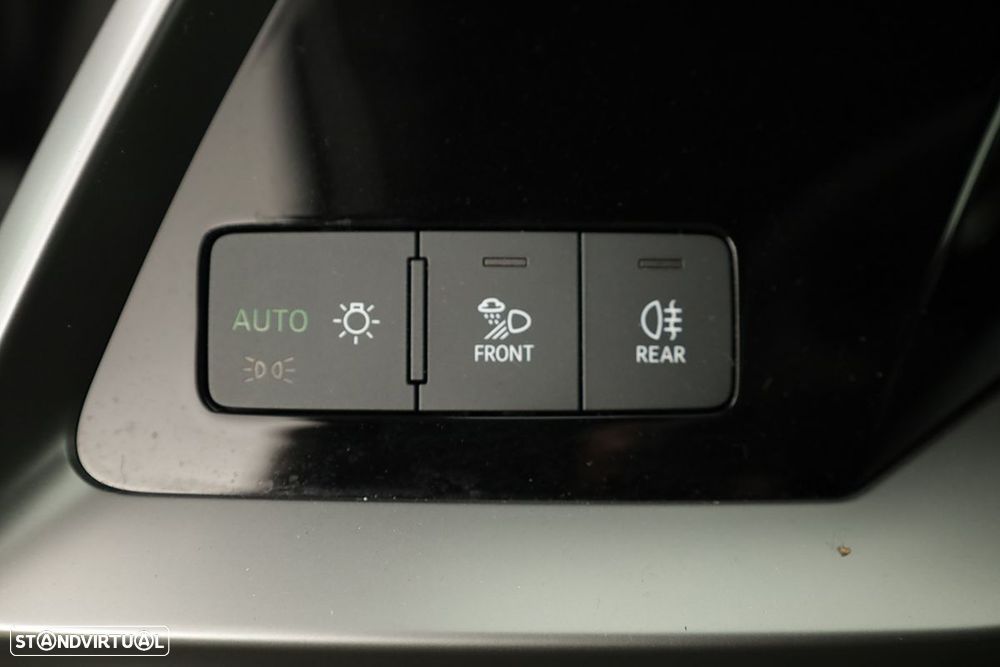 Audi A3 Sportback 45 TFSIe S line — fotografia 17