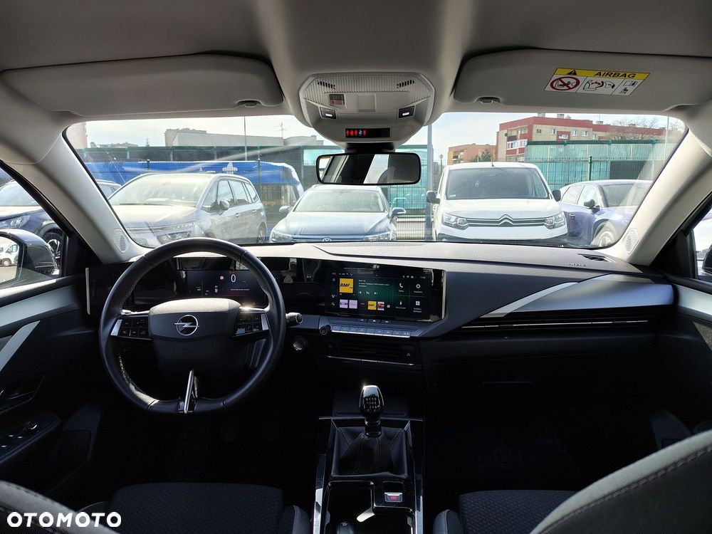 Opel Astra 1.2 T Edition S&S - 9