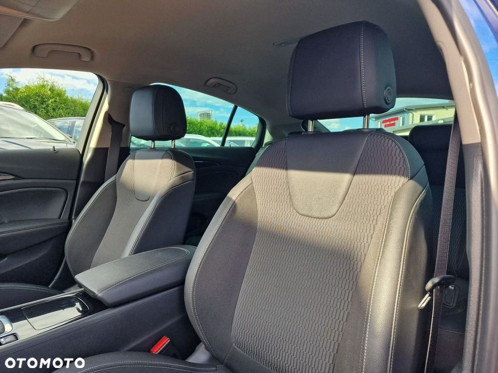 Opel Insignia - 15