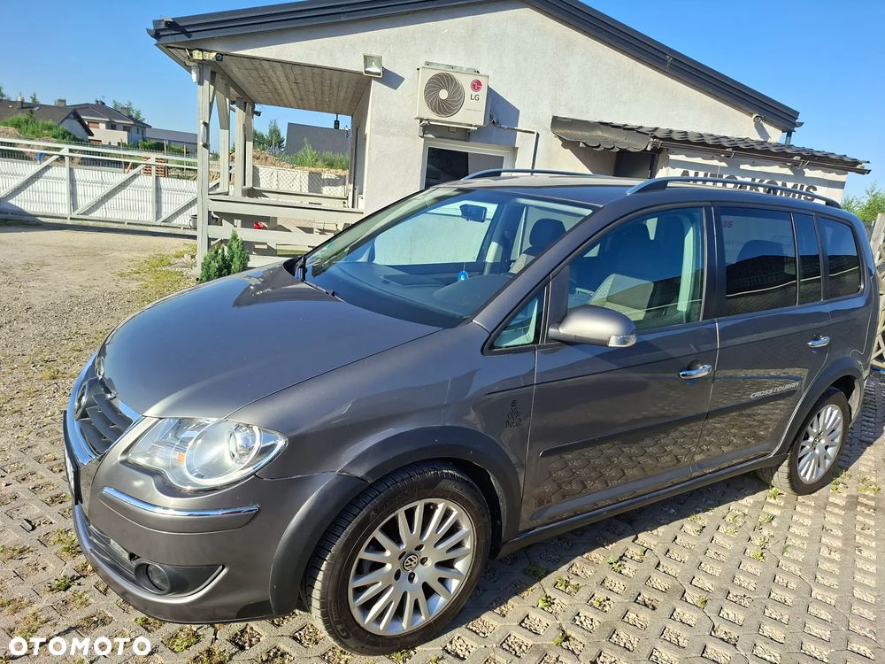 Volkswagen Touran 1.9 TDI DPF Blue Motion Conceptline - 6