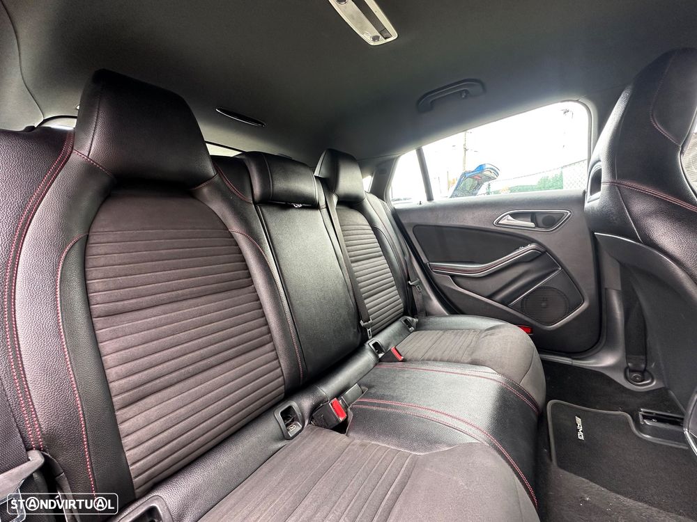 Mercedes-Benz CLA 180 d Shooting Brake AMG Line - 8
