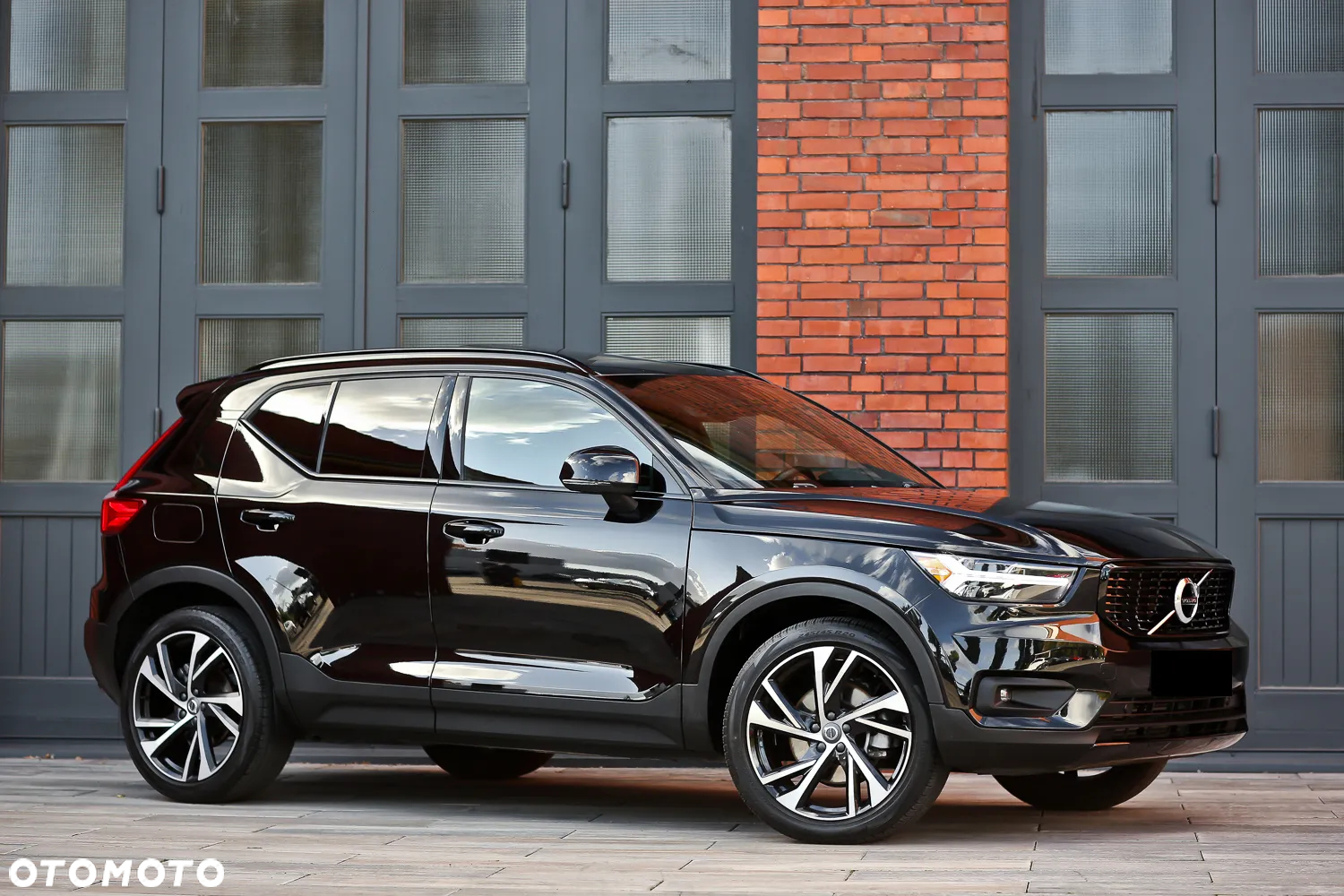 Volvo XC 40 T5 AWD R-Design (Intro Edition) - 4