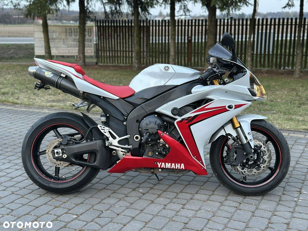 Yamaha R1 - 2