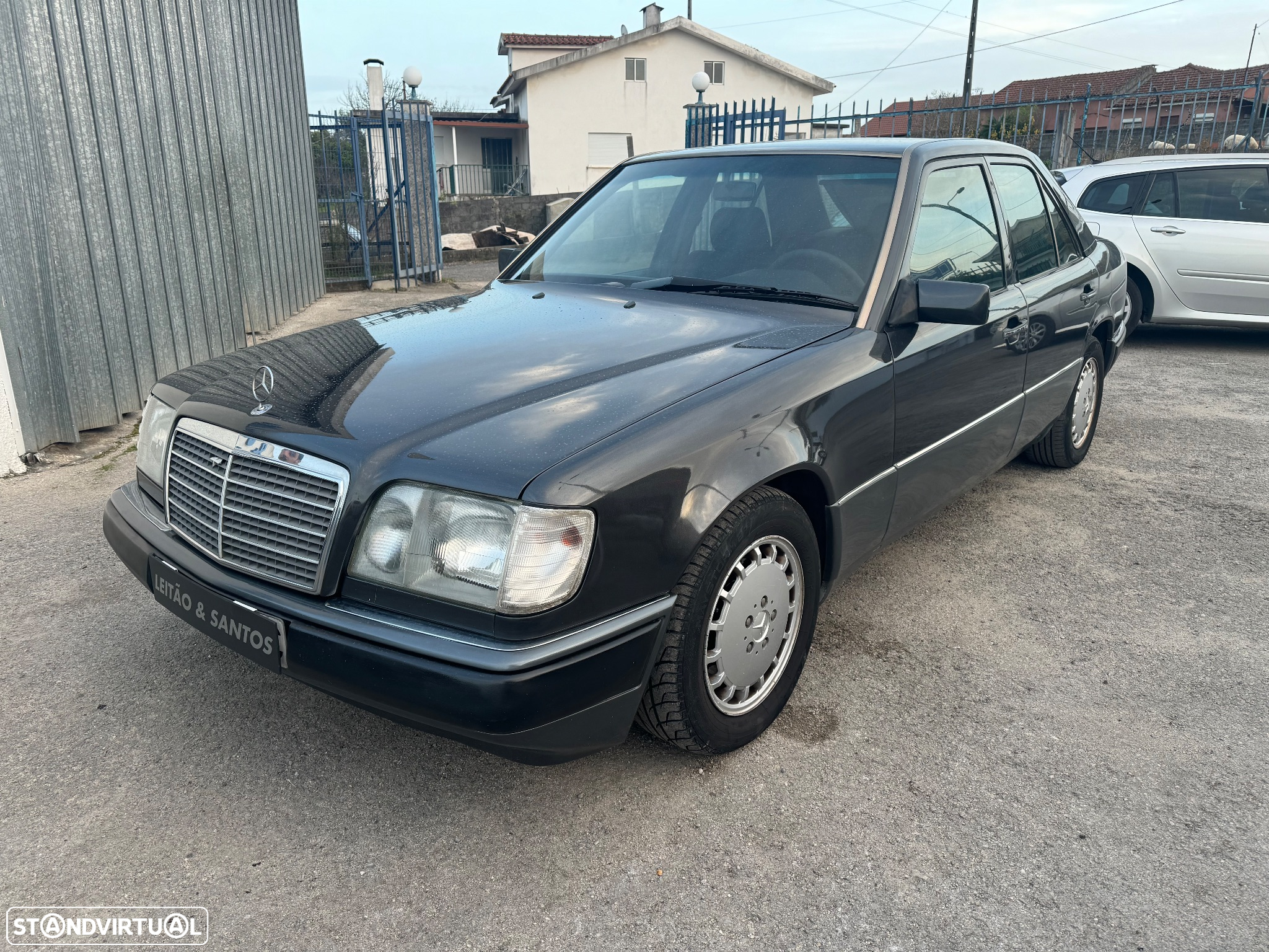 Mercedes-Benz 250 D Turbo - 20