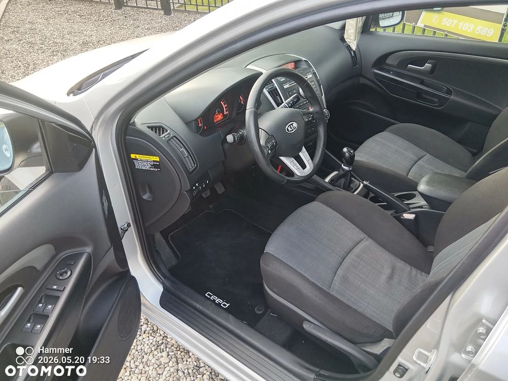 Kia Ceed 1.6 CRDi LX - 11