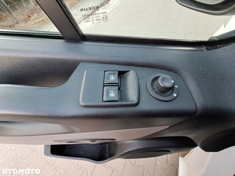 Renault Trafic - 18