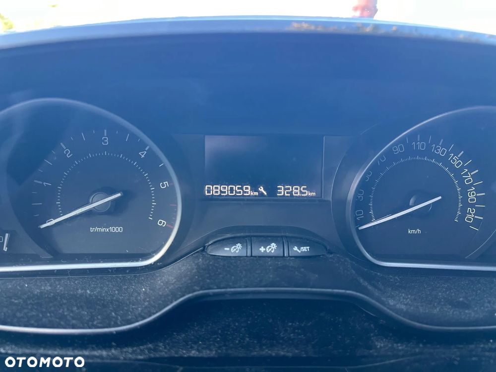 Peugeot 208 1.6 BlueHDi Active - 12