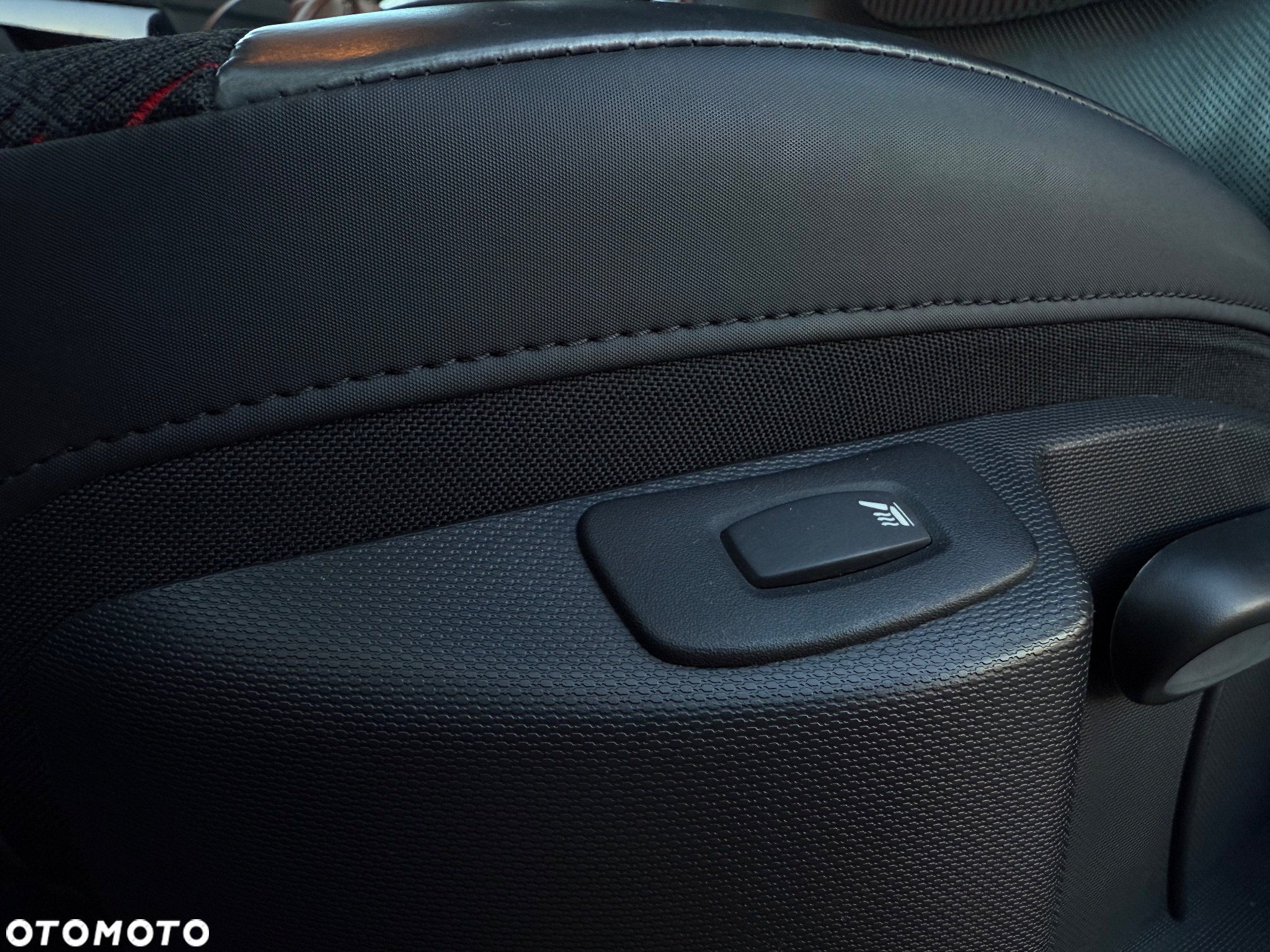 Renault Captur 1.2 Energy TCe Night&Day EDC - 26