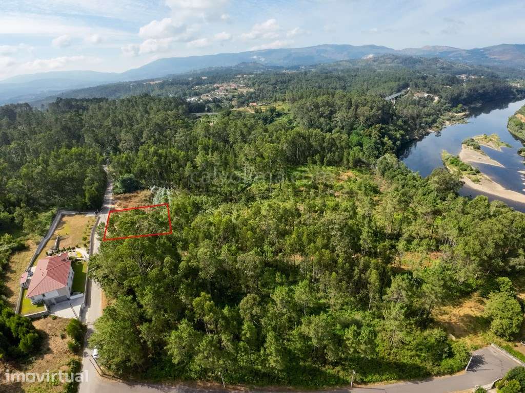 Terreno em zona de construção para venda em Mazedo e Cortes, Monção... - Grande imagem: 3/6