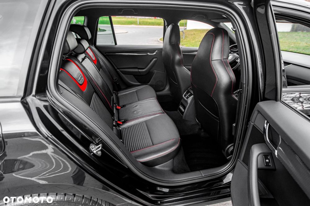 Skoda Octavia 2.0 TSI RS - 34