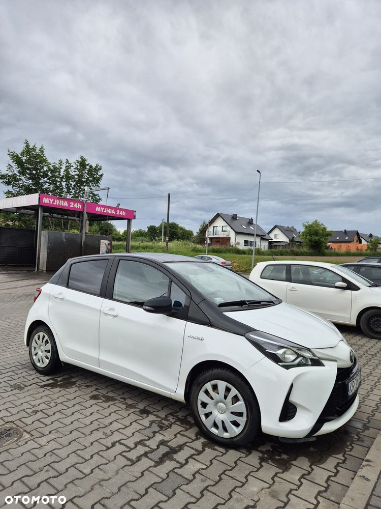 Toyota Yaris Hybrid 100 Active EU6 - 4