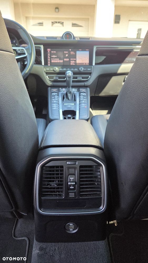 Porsche Macan Standard - 12