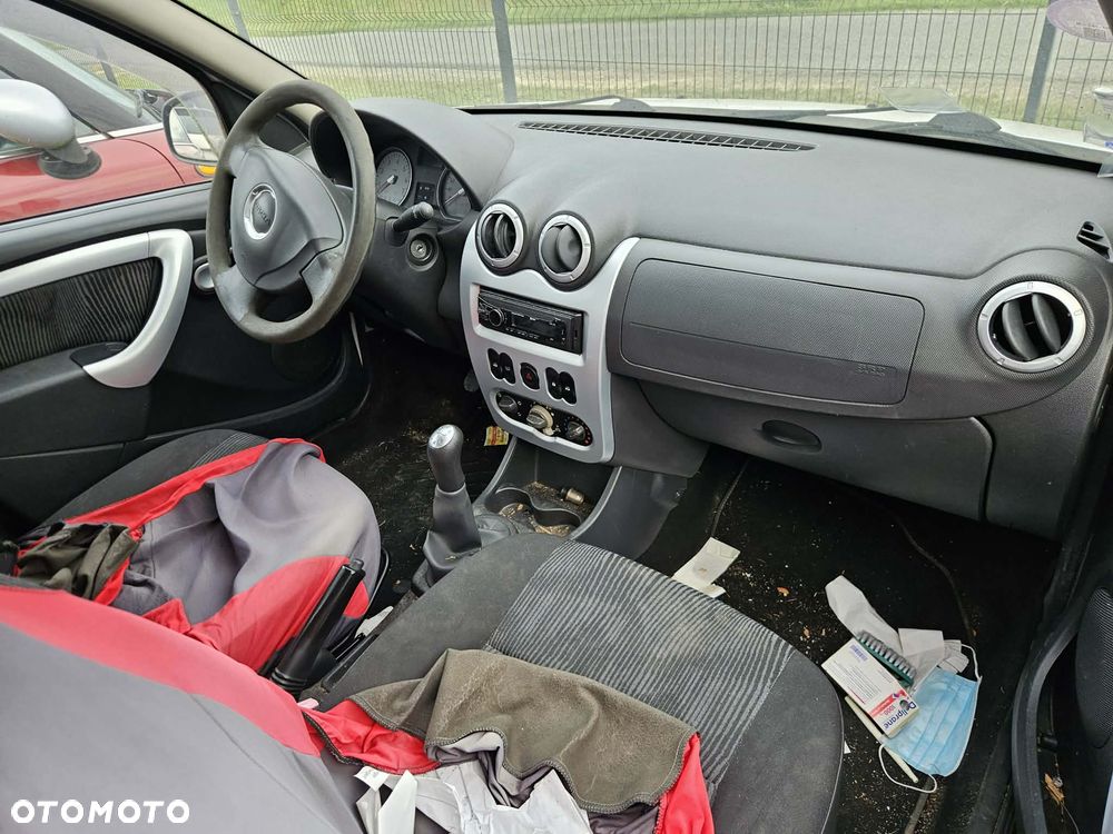 Dacia Sandero 1.2 16V Laureate II - 7