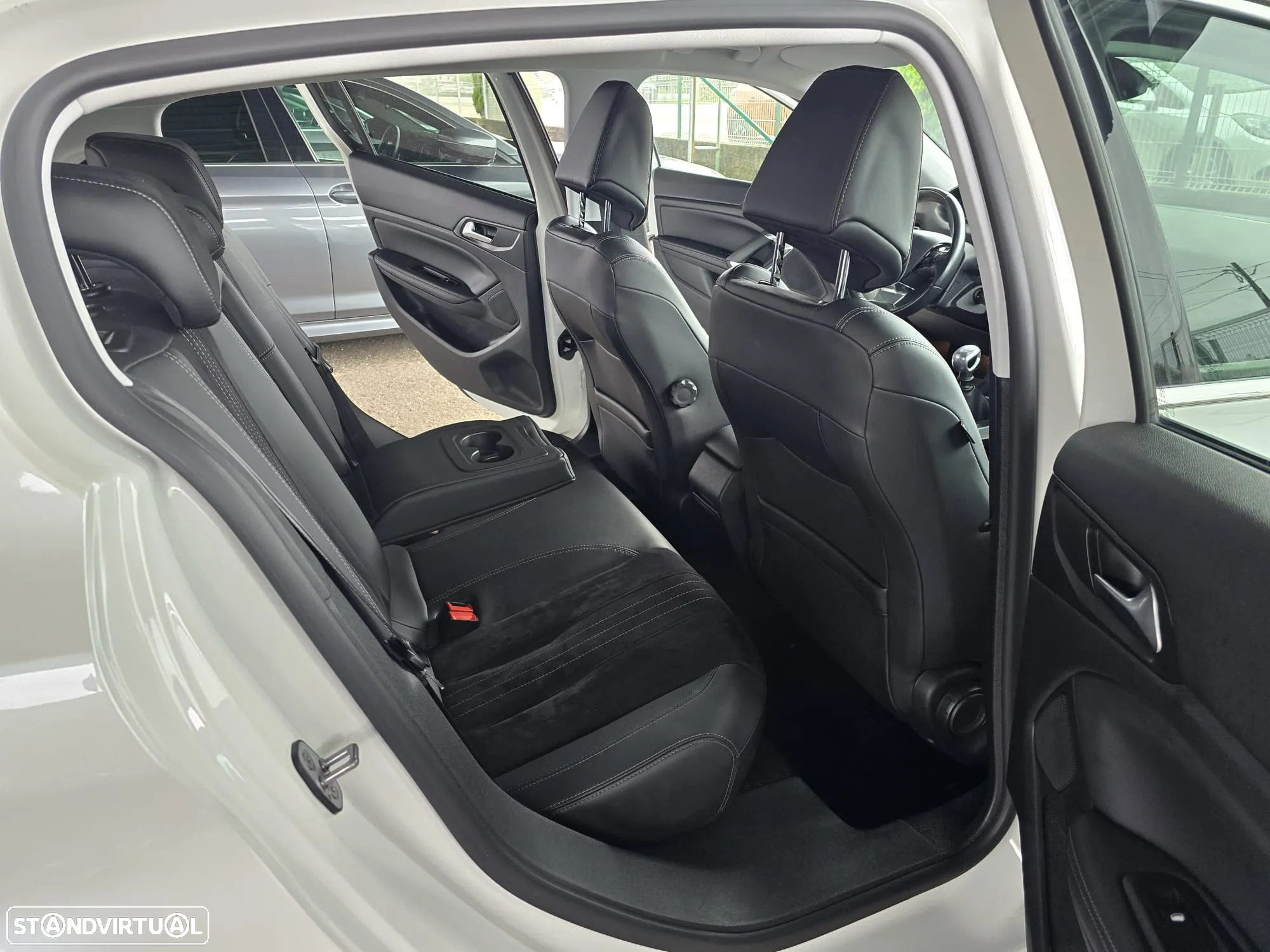 Peugeot 308 1.5 BlueHDi Allure Pack - 25