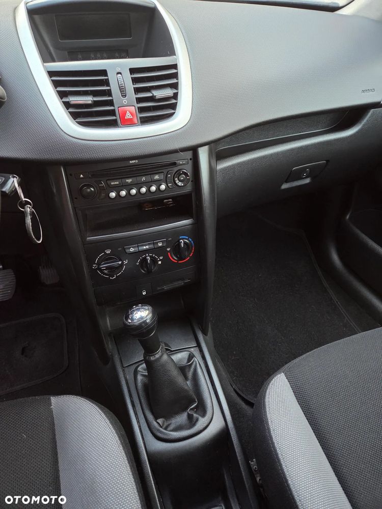 Peugeot 207 1.6 HDi 16V Trendy - 15