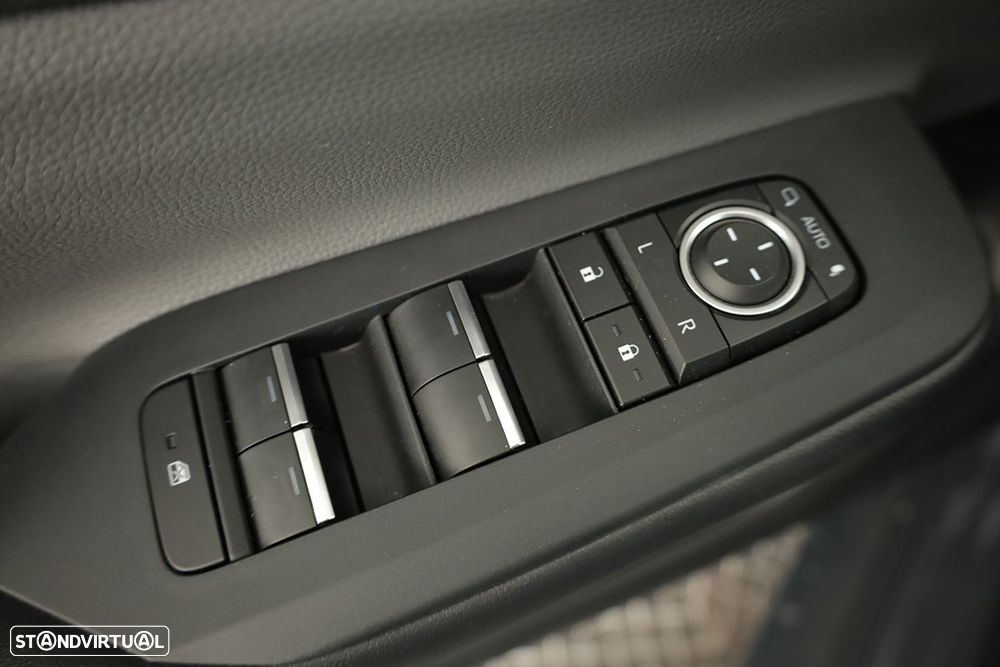 Toyota Prius 2.0 Plug-in Exclusive - 19