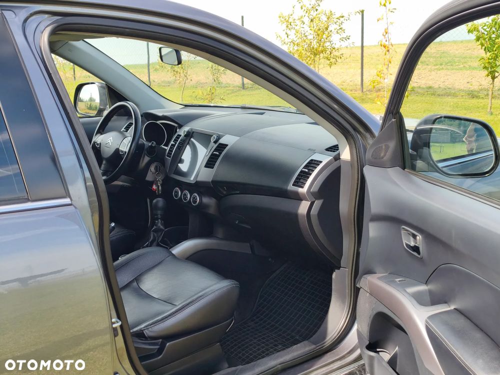 Citroën C-Crosser 2.2 HDi Exclusive - 24