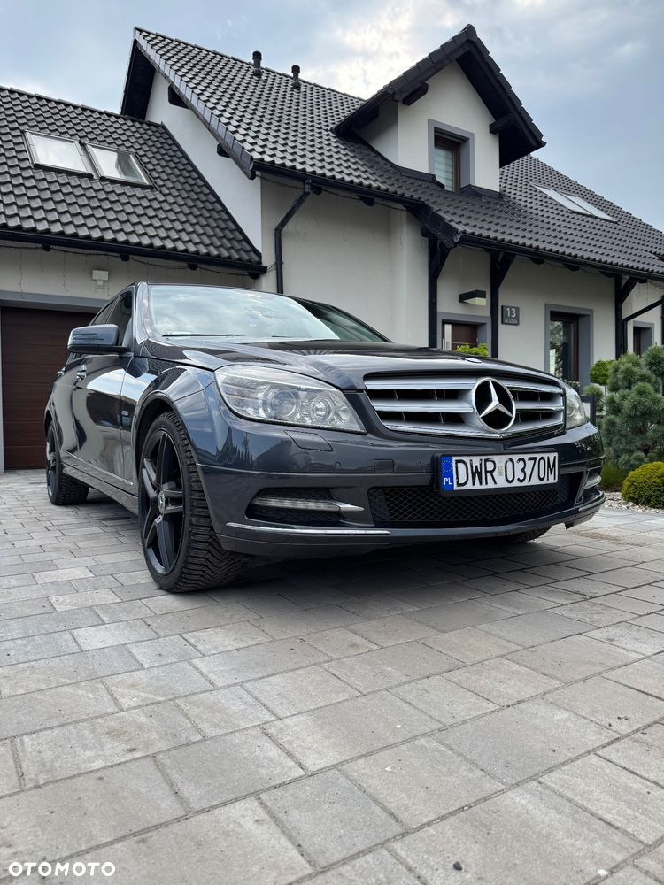 Mercedes-Benz Klasa C 220 CDI BlueEff 4-Matic Avantgarde - 1
