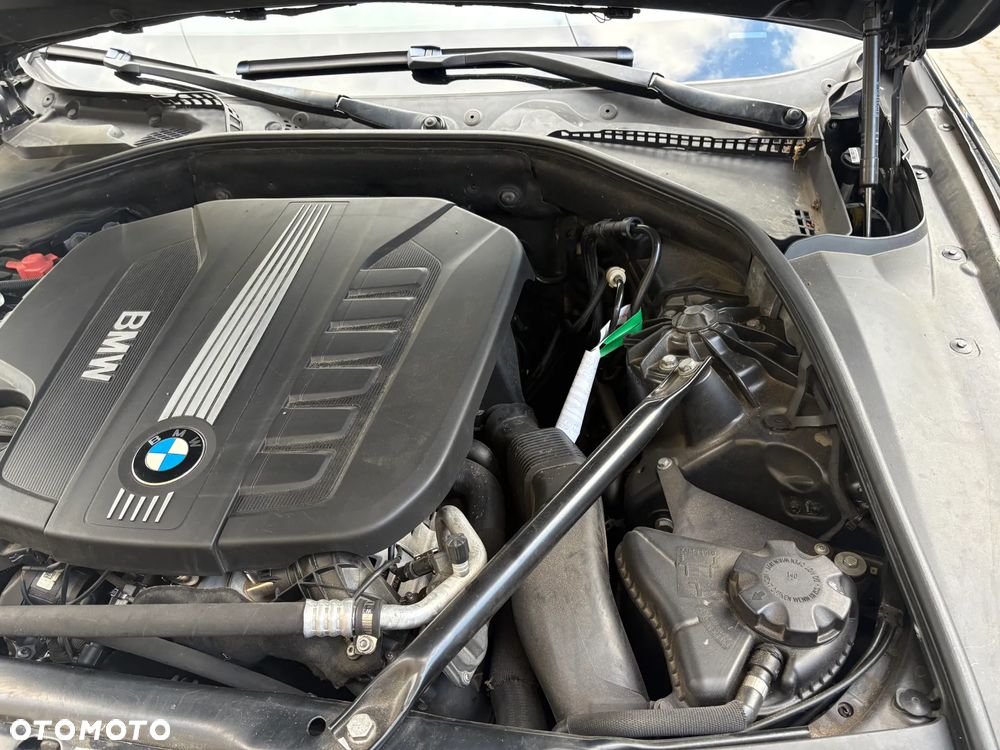 BMW Seria 5 530d Touring - 16