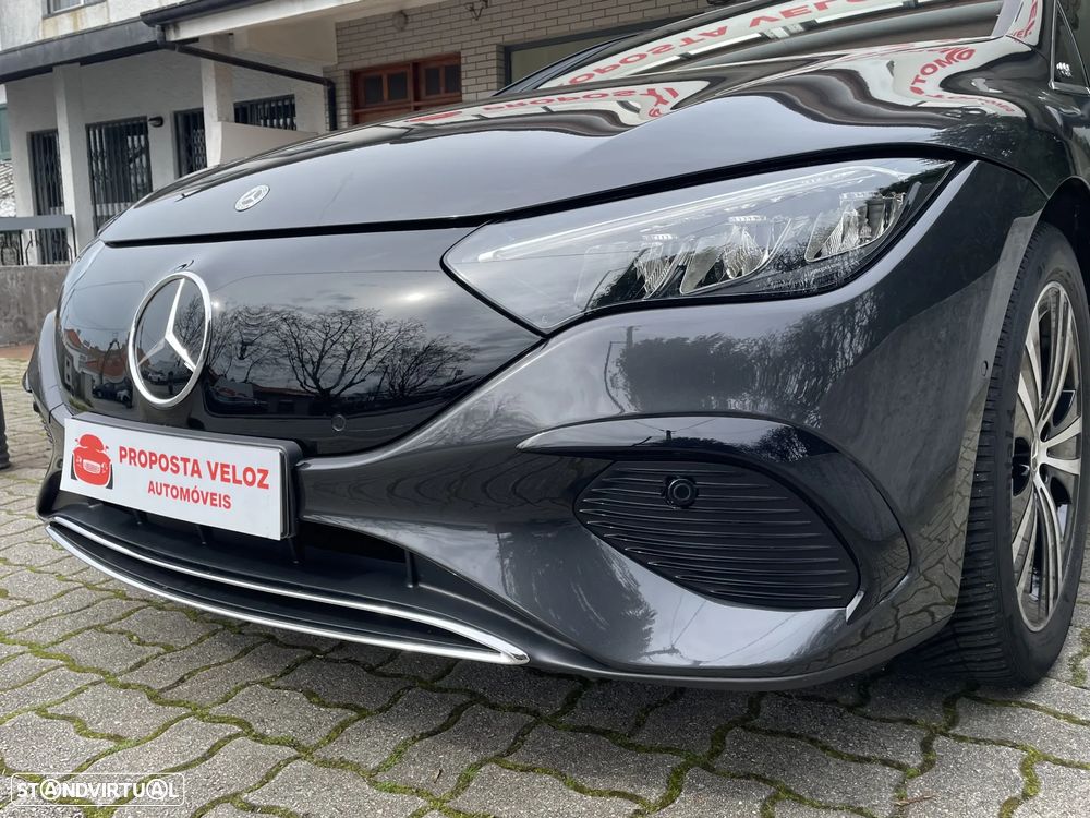 Mercedes-Benz EQE 300 Edition Electric Art - 12