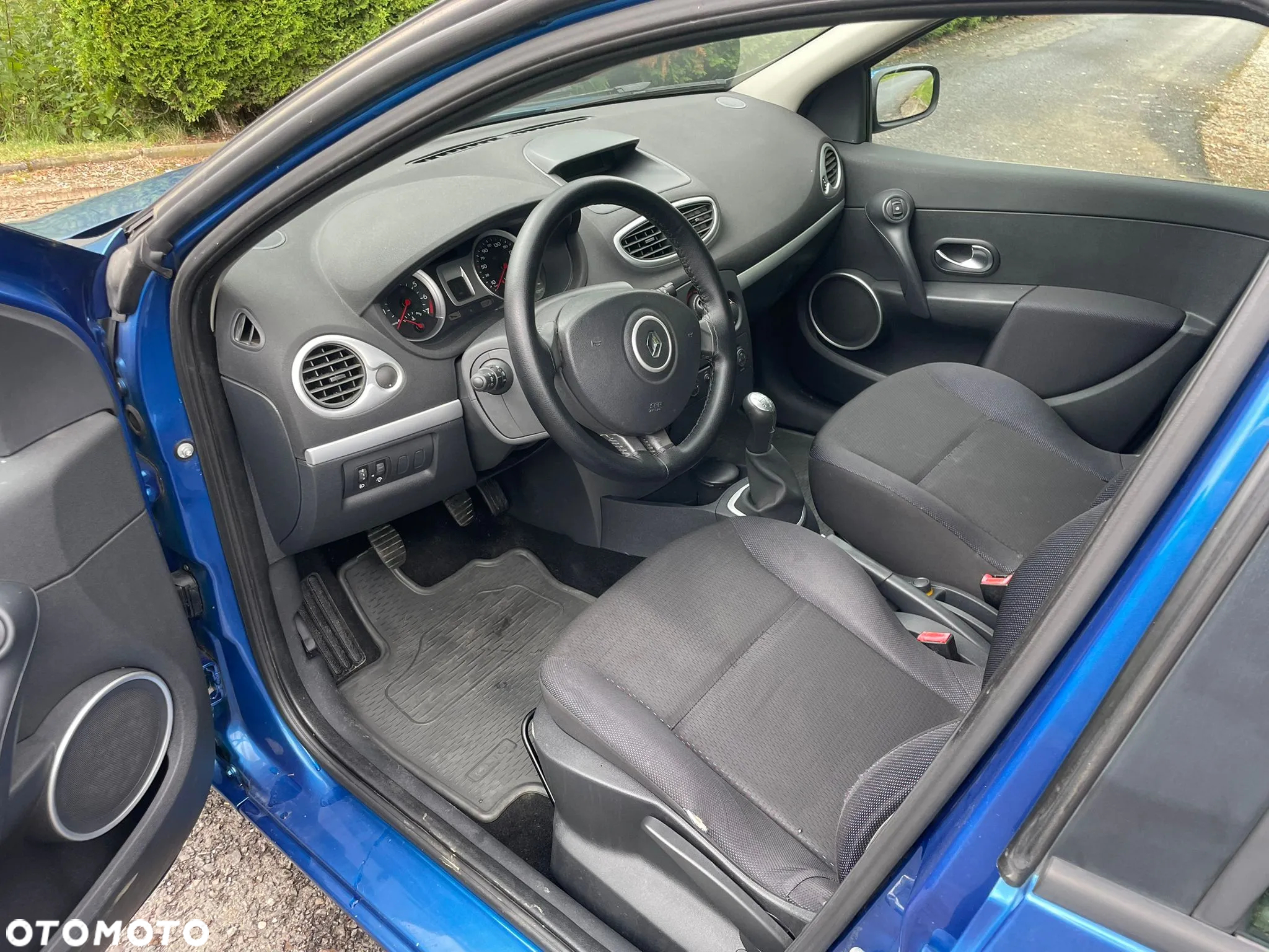 Renault Clio 1.2 16V 75 Dynamique - 11