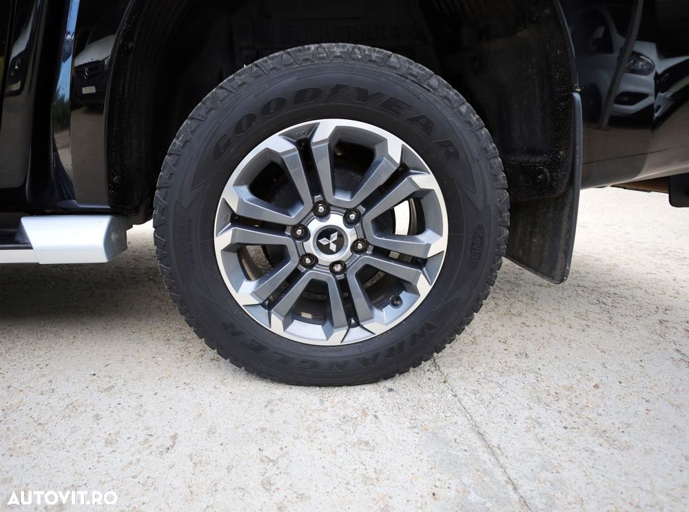Mitsubishi L200 Double Cab 2.2 DI-D A/T Intense - 27