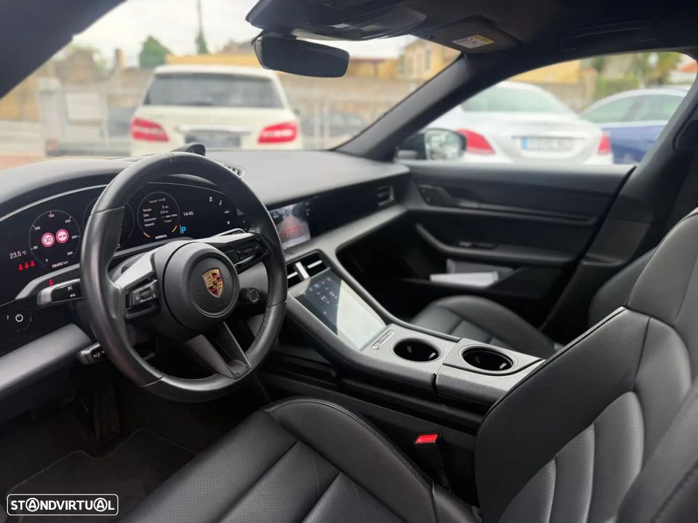 Porsche Taycan Sport Turismo - 19