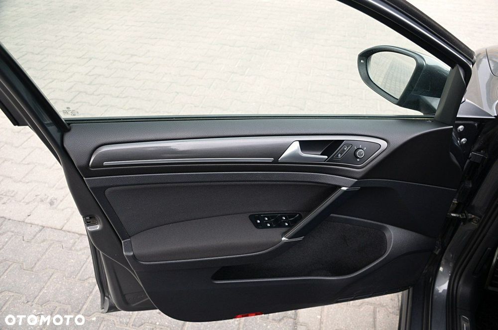 Volkswagen Golf - 14