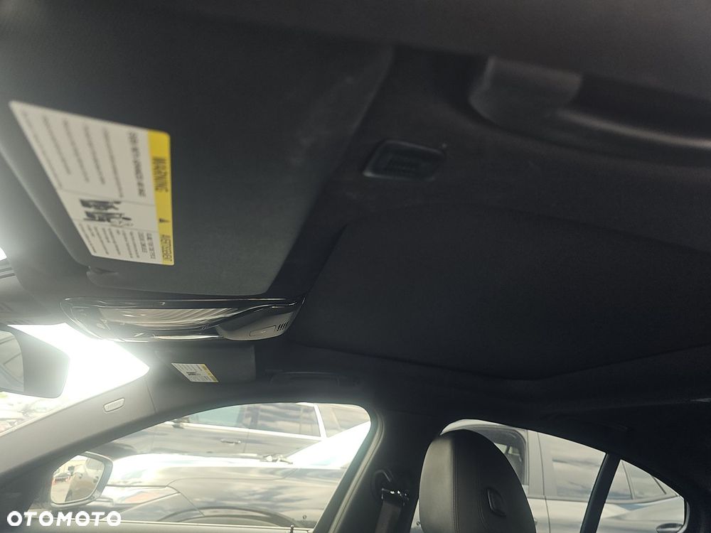 BMW Seria 3 330i - 13