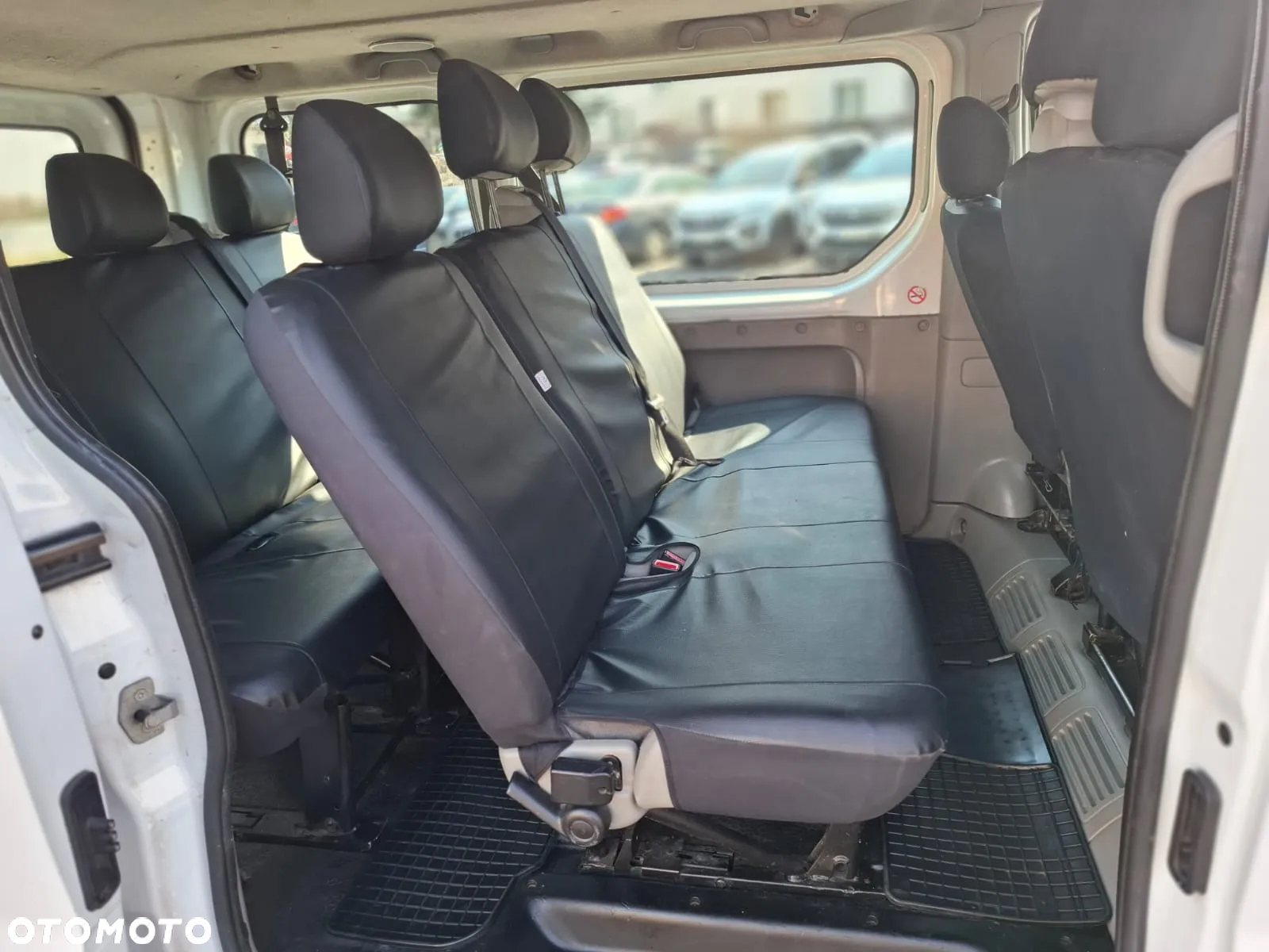 Opel Vivaro - 8