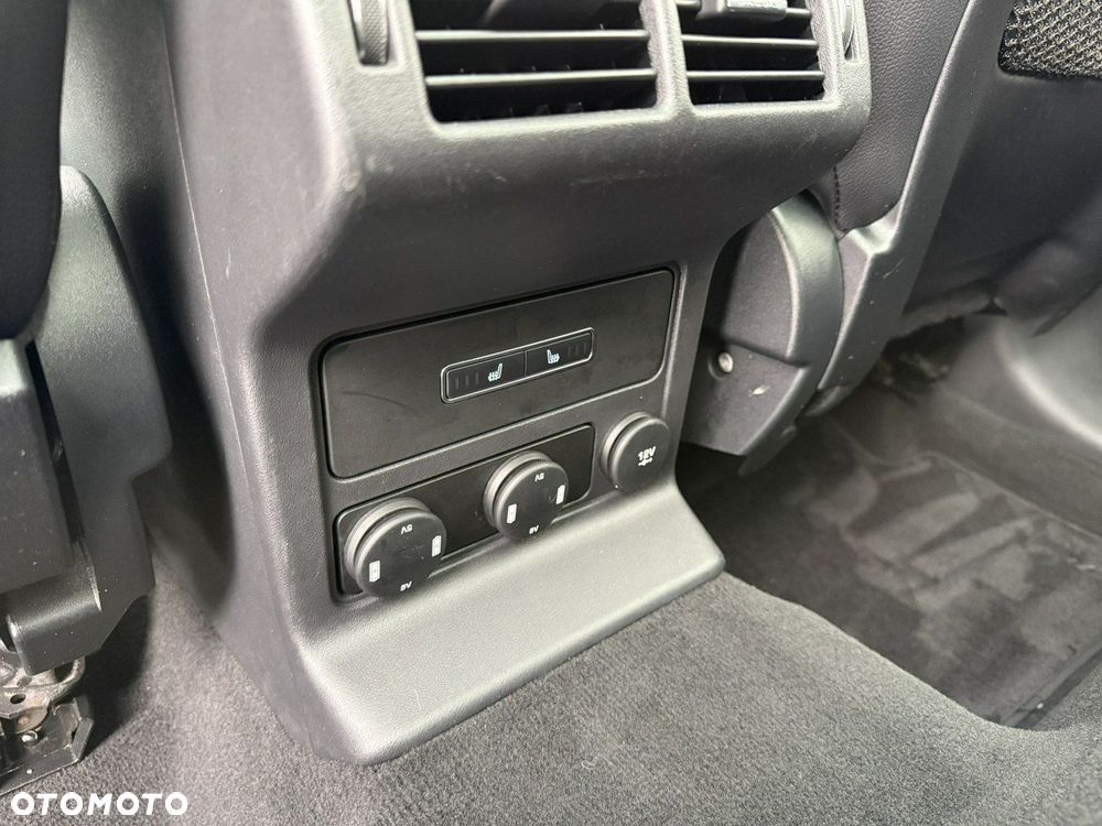 Jaguar F-Pace 2.0 i4D AWD R-Sport - 21