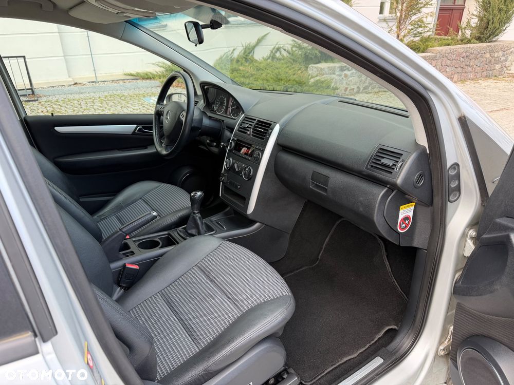 Mercedes-Benz Klasa A 150 Avantgarde Edition 10 - 11